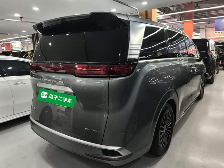 Фото 7 - Denza D9