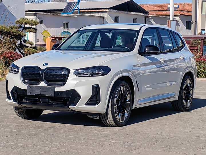 Фото 1 - BMW iX3