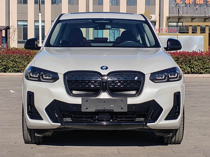 Фото 2 - BMW iX3