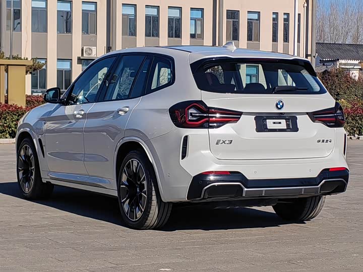 Фото 3 - BMW iX3