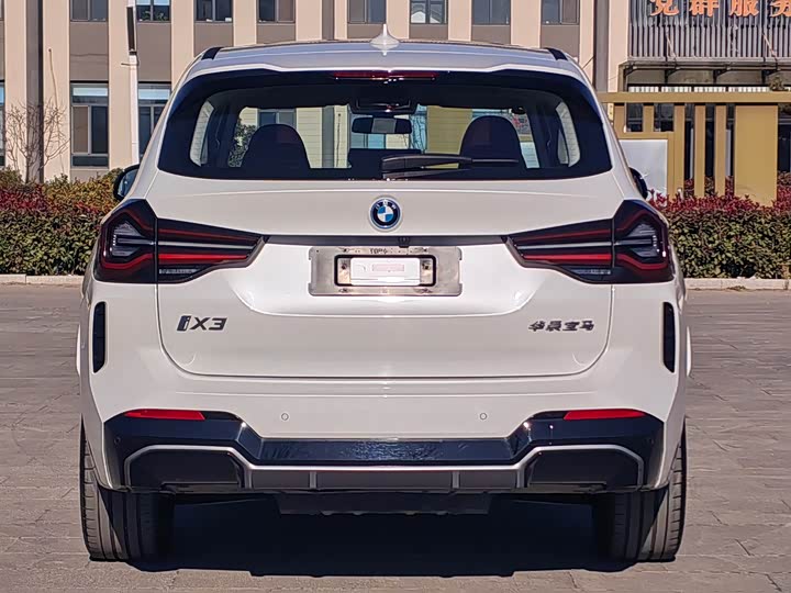 Фото 8 - BMW iX3