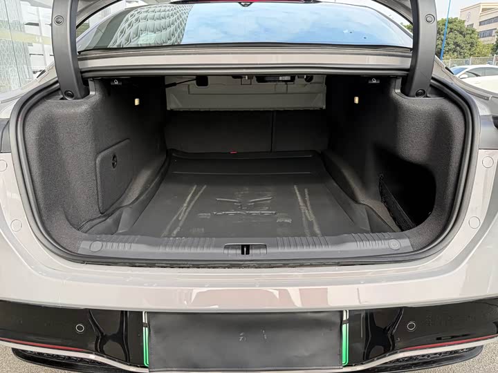 Фото 7 - Hongqi EH7