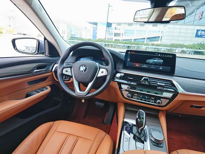 Фото 11 - BMW 6 Series GT