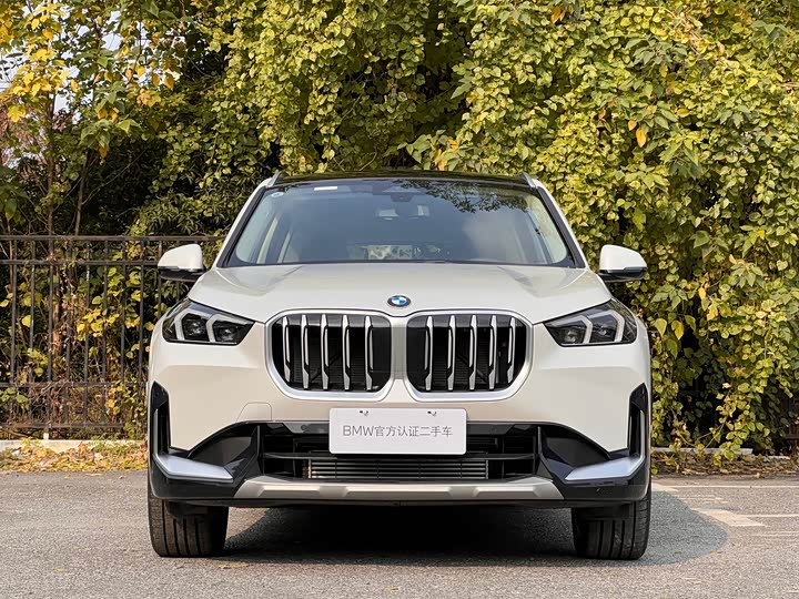 Фото 2 - BMW X1