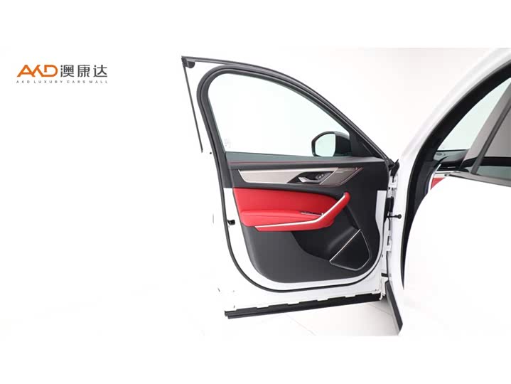 Фото 10 - Jaguar F-Pace