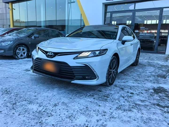 Фото 2 - Toyota Camry