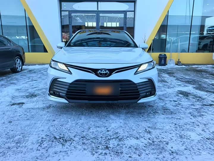 Фото 5 - Toyota Camry