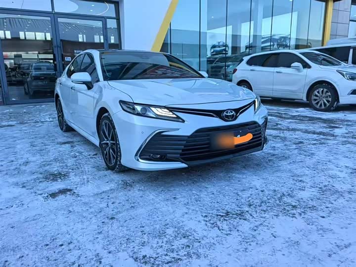 Фото 6 - Toyota Camry