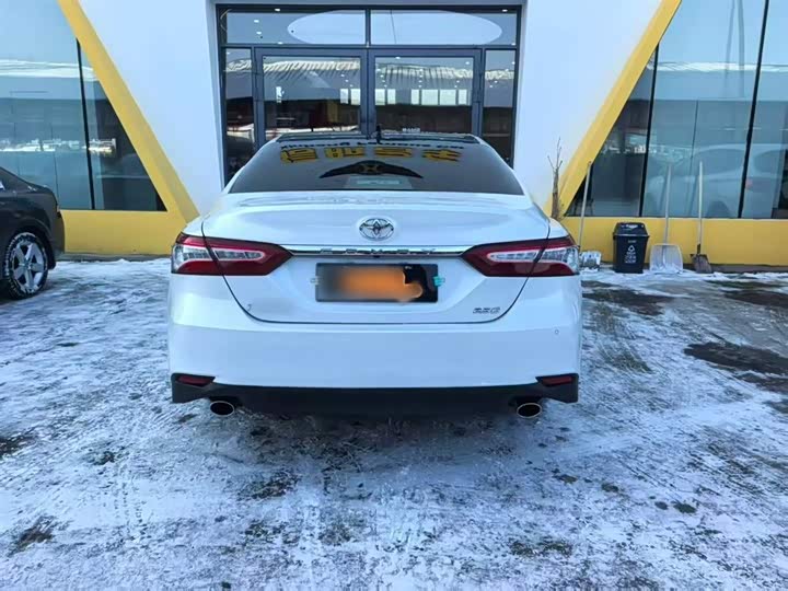 Фото 9 - Toyota Camry