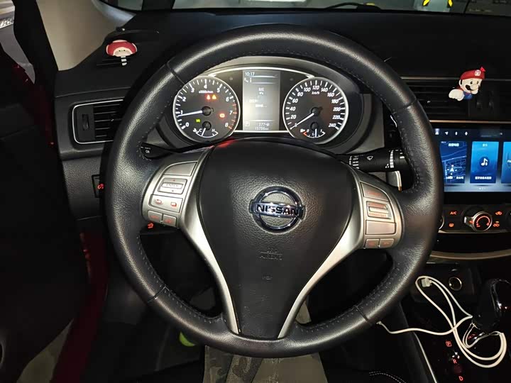 Фото 3 - Nissan Tiida