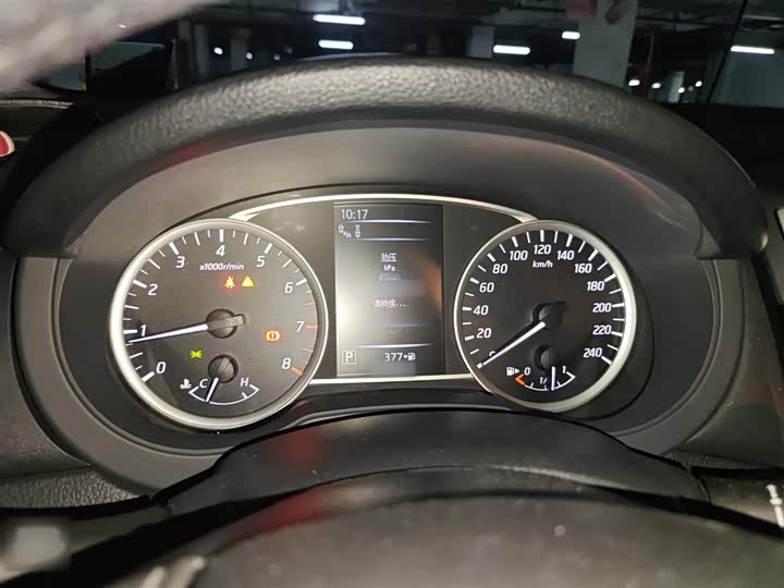 Фото 4 - Nissan Tiida