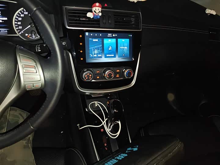 Фото 6 - Nissan Tiida