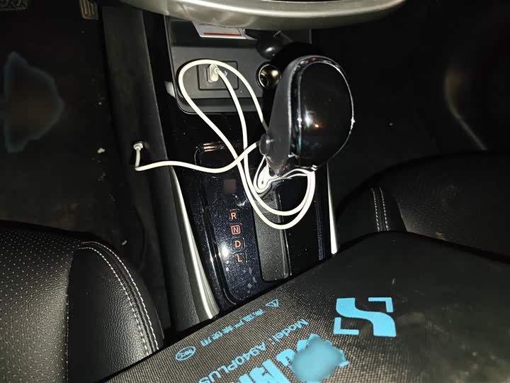 Фото 7 - Nissan Tiida