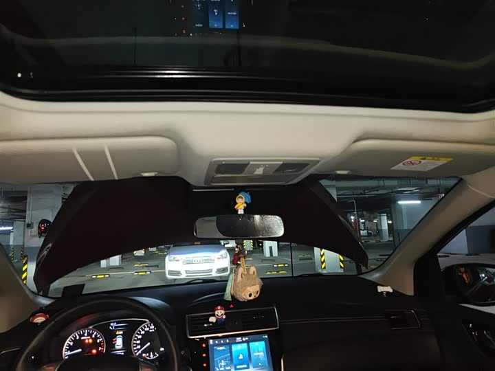 Фото 9 - Nissan Tiida