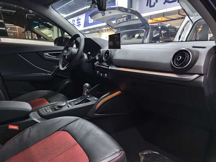 Фото 13 - Audi Q2L