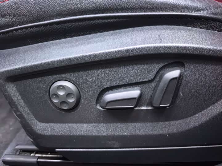 Фото 6 - Audi Q2L