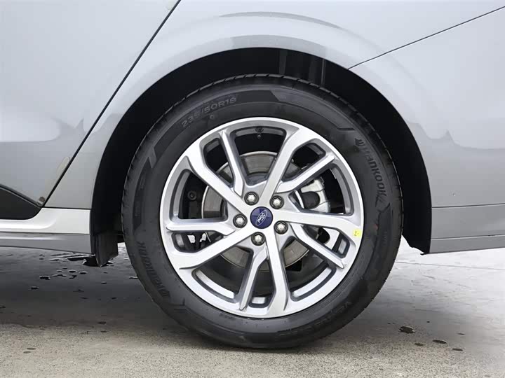 Фото 9 - Ford Mondeo