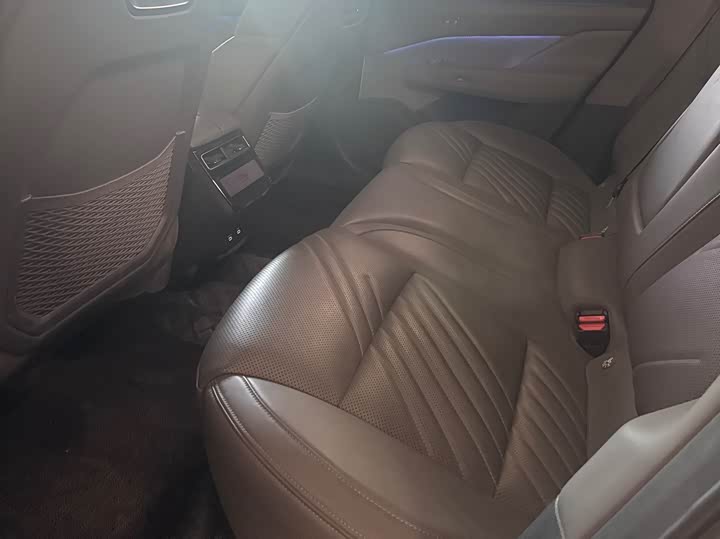 Фото 11 - Zeekr 001