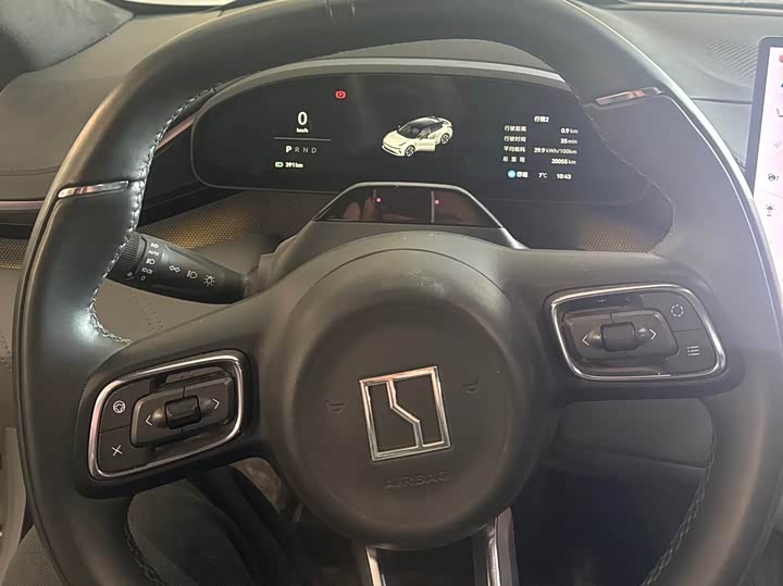 Фото 12 - Zeekr 001