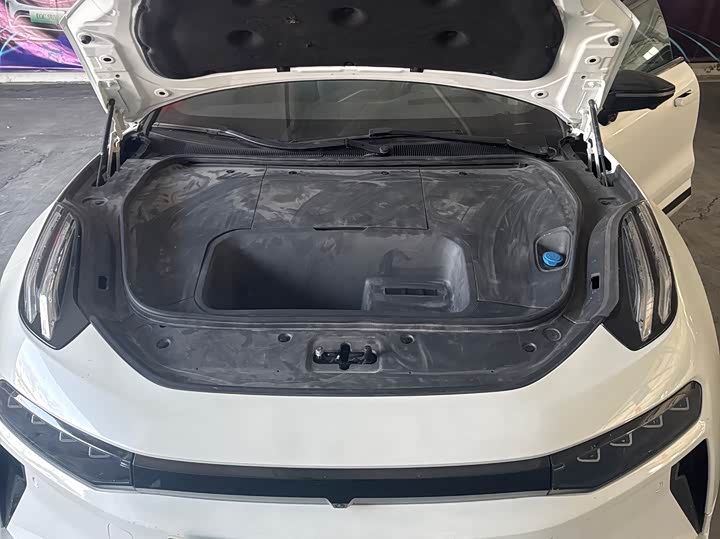 Фото 13 - Zeekr 001