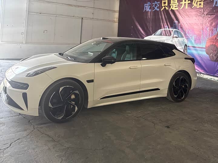 Фото 3 - Zeekr 001