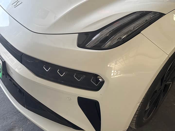 Фото 5 - Zeekr 001