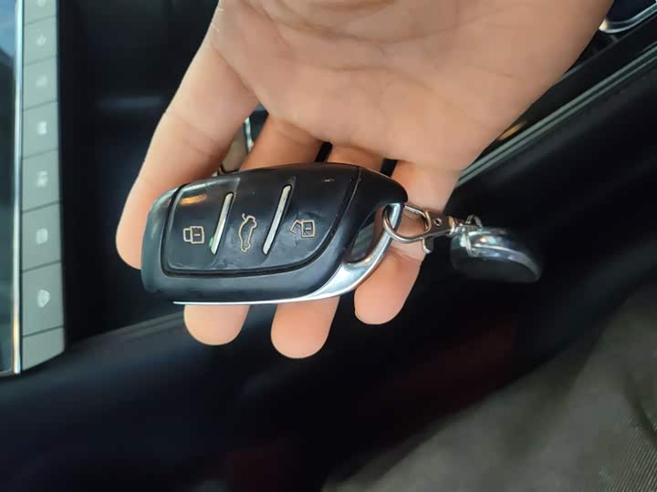 Фото 9 - MG Motor 6