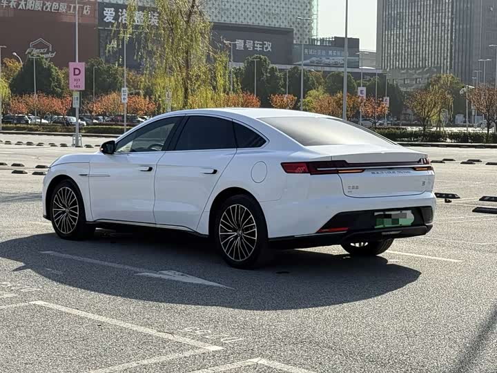 Фото 11 - BYD Han