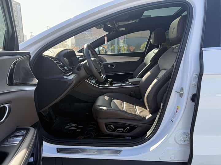 Фото 4 - BYD Han