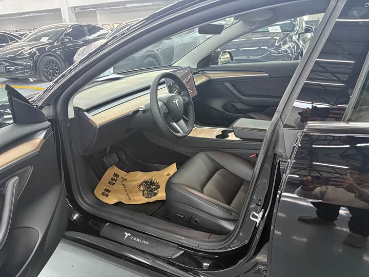 Фото 5 - Tesla Model 3