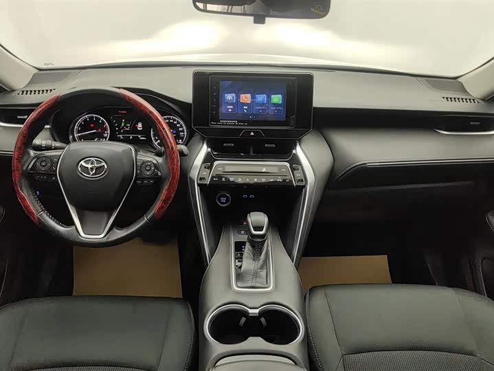 Фото 12 - Toyota Harrier