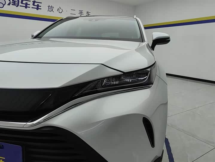 Фото 5 - Toyota Harrier