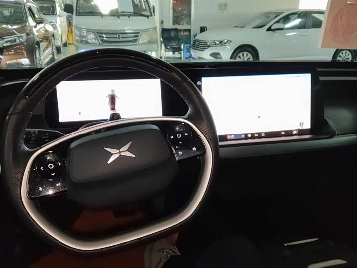 Фото 11 - XPeng P7