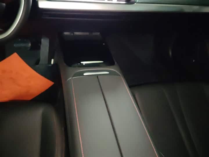 Фото 14 - XPeng P7