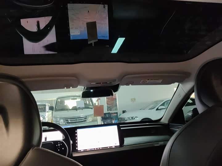 Фото 18 - XPeng P7