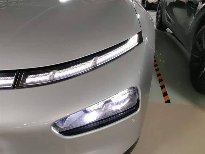 Фото 24 - XPeng P7