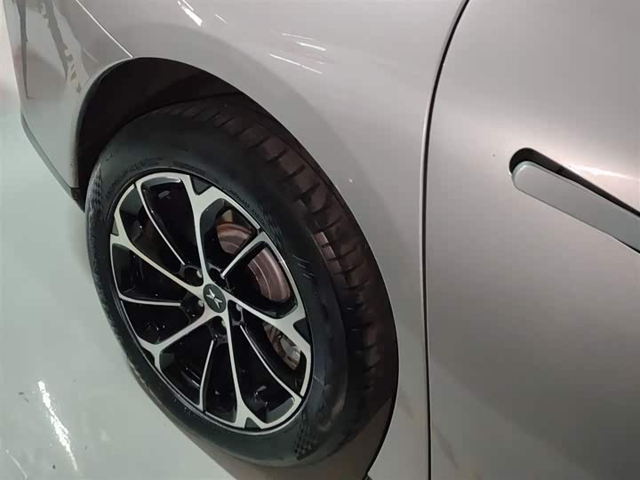 Фото 26 - XPeng P7