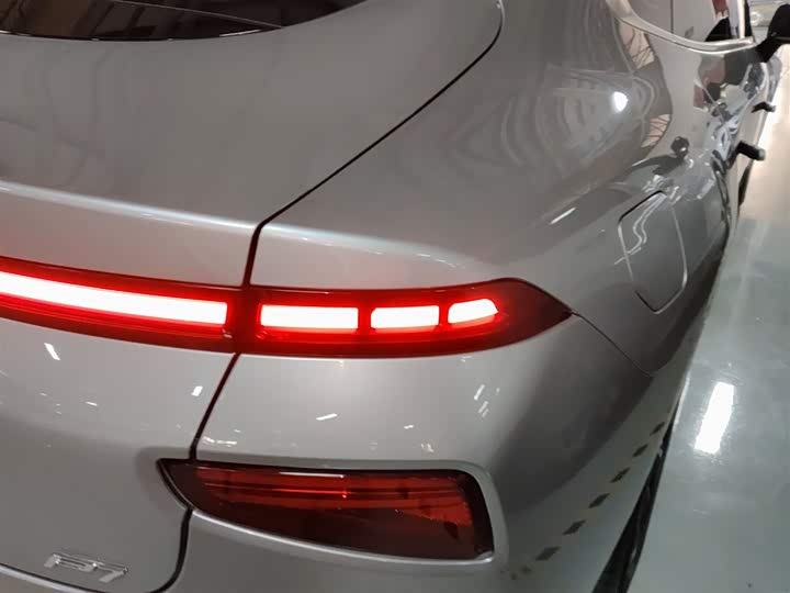 Фото 8 - XPeng P7