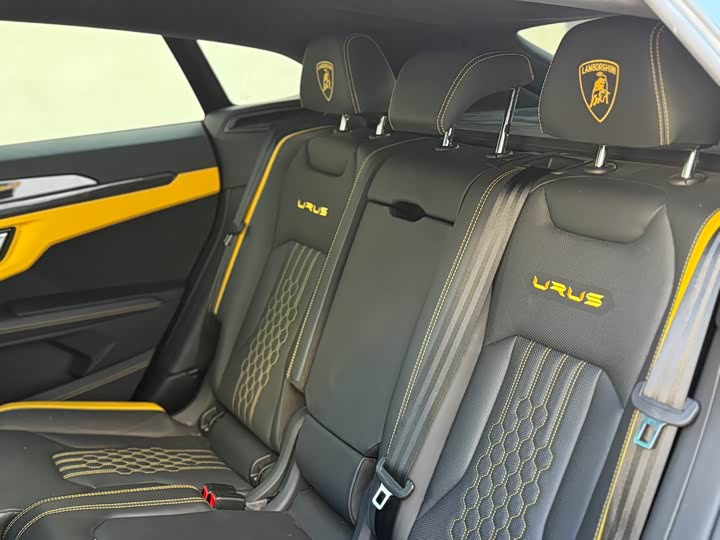 Фото 20 - Lamborghini Urus