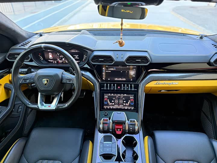 Фото 21 - Lamborghini Urus