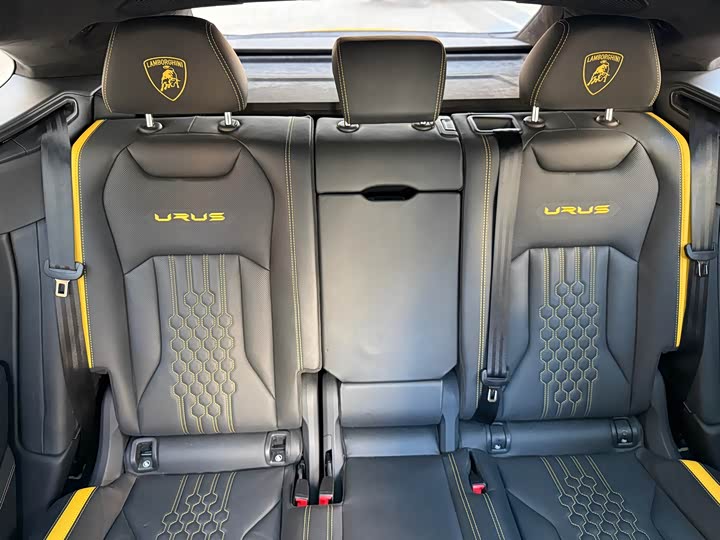 Фото 22 - Lamborghini Urus