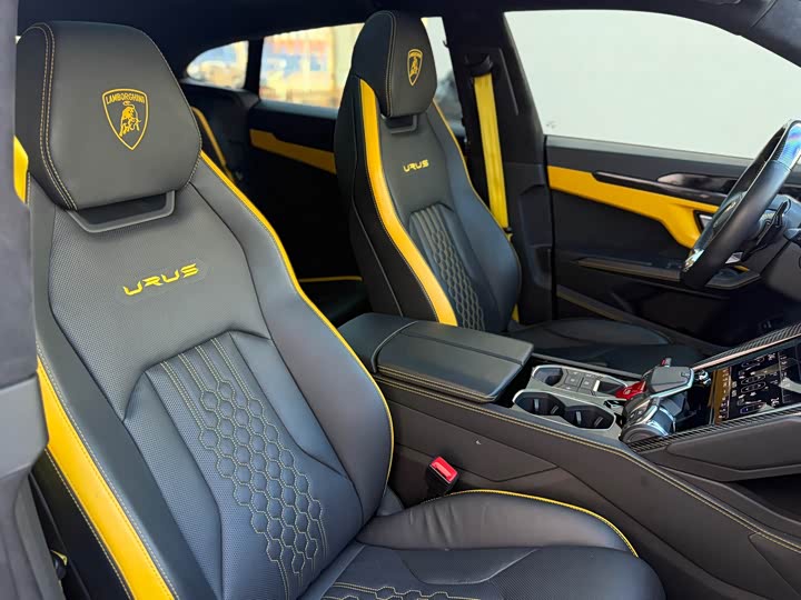 Фото 24 - Lamborghini Urus