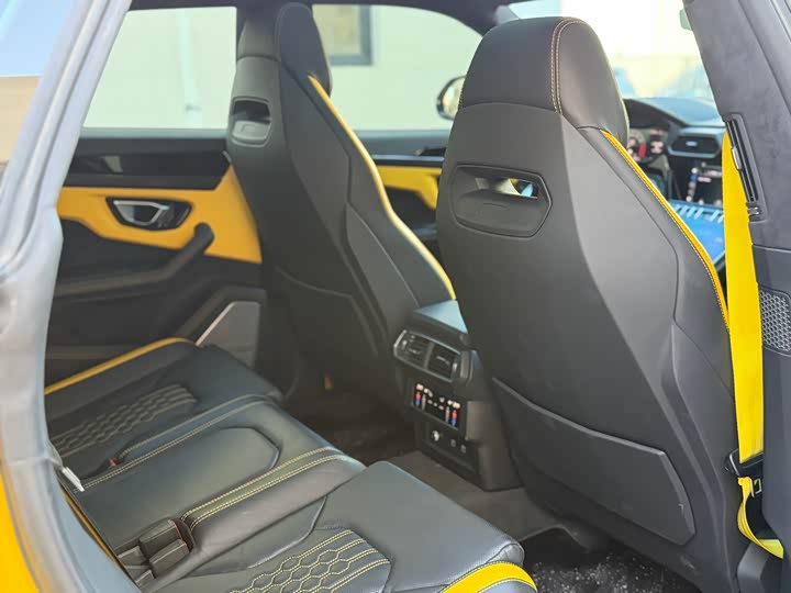 Фото 26 - Lamborghini Urus