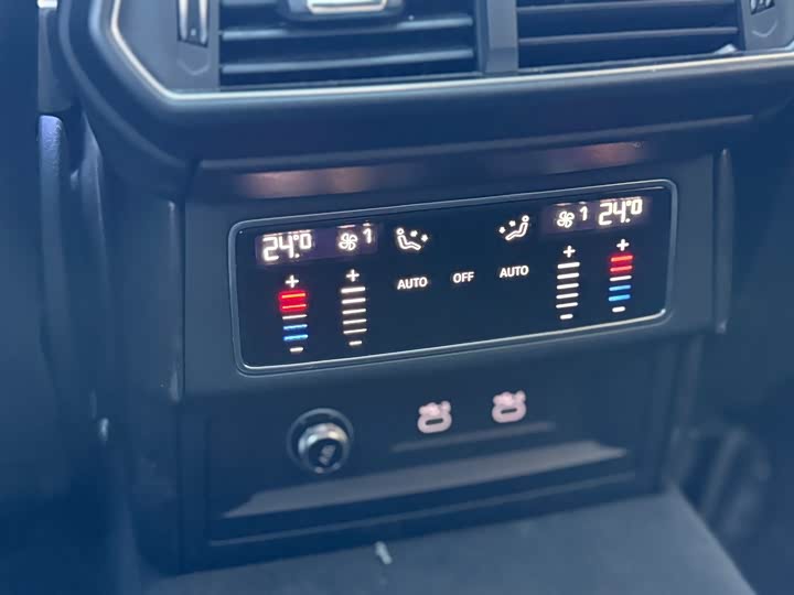 Фото 27 - Lamborghini Urus