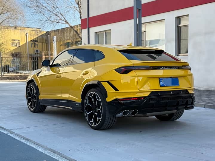 Фото 4 - Lamborghini Urus