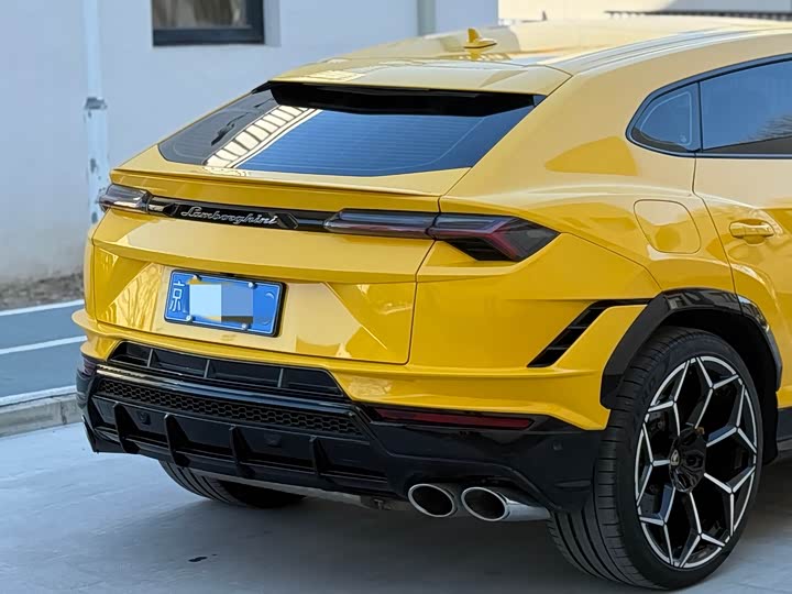 Фото 9 - Lamborghini Urus