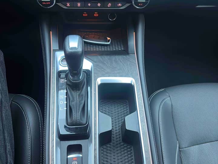 Фото 15 - Nissan Teana