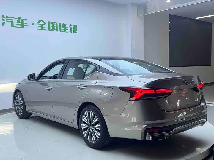 Фото 4 - Nissan Teana