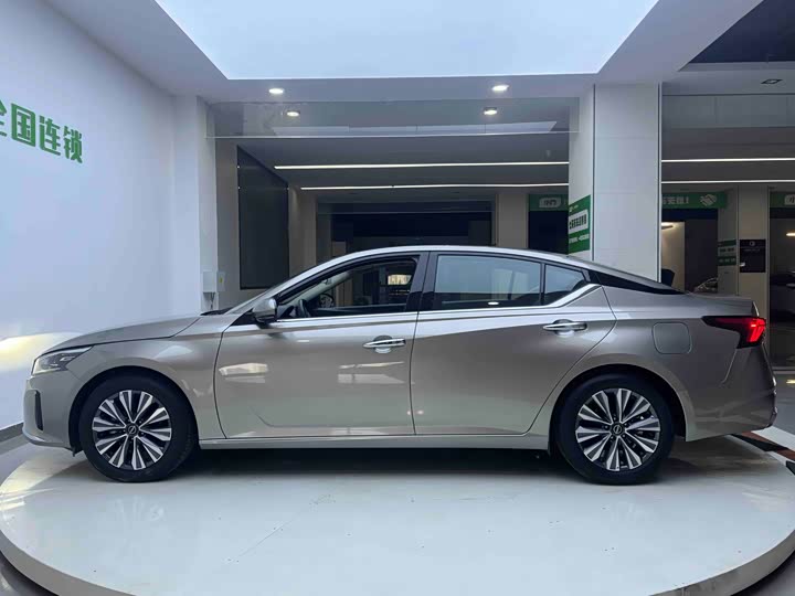 Фото 7 - Nissan Teana