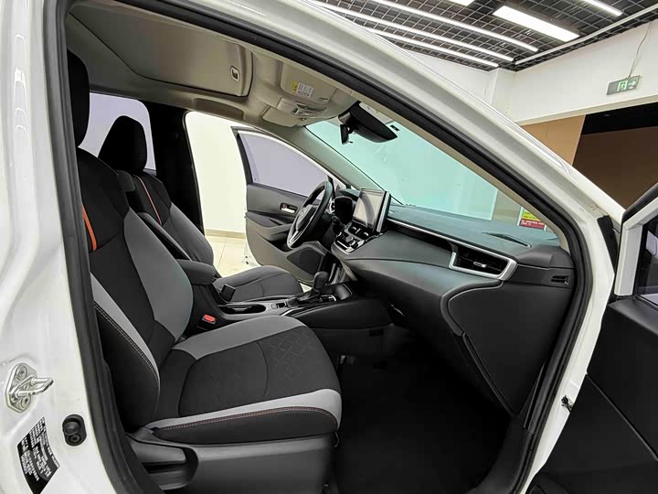 Фото 14 - Toyota Corolla